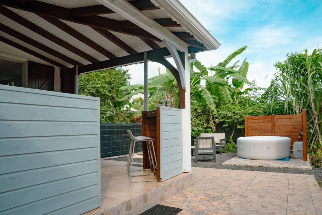Villa Le Man Nima Les Abymes Exterior foto